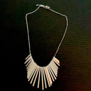 New York and company silver necklace